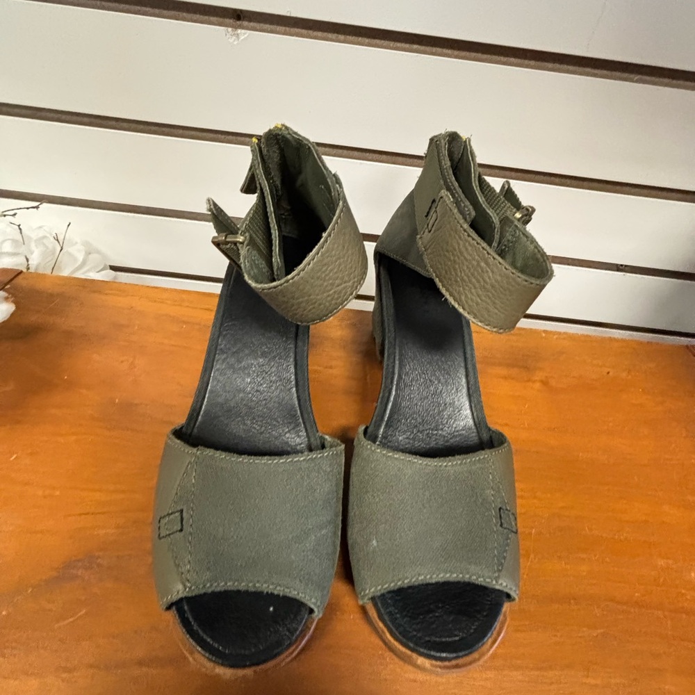 Sorel Joanie Olive Green Ankle Strap Wedge Sandals - Picture 2 of 8